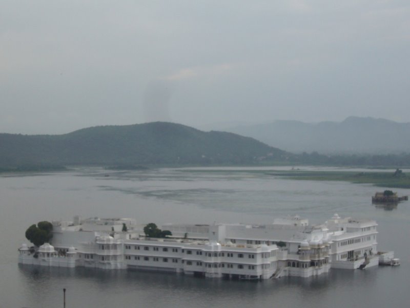 Travel - India - Rajasthan - Udaipur - Pichola Lake